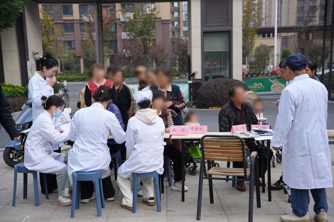 合肥康华康复医院丨党建引领进社区，公益义诊暖人心