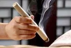 艾灸要小心，操作不当让你“爱”得伤痕累累