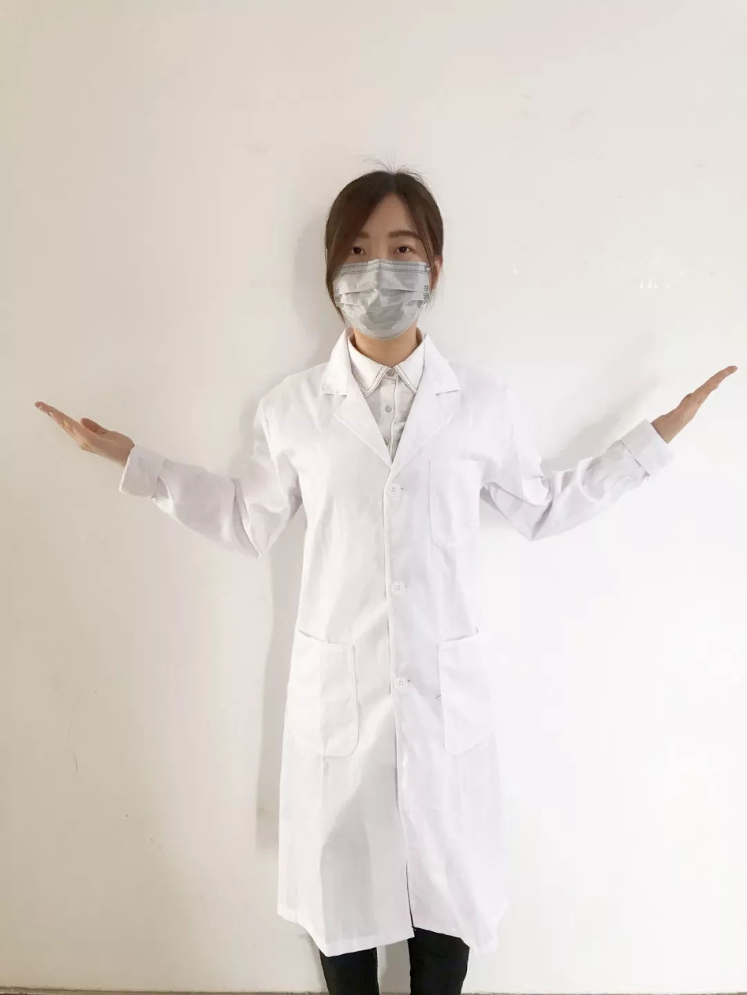 溜肩就像滑滑梯，5个动作纠正你的体态问题要领