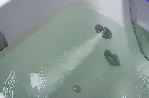 原来水疗对宝宝有这么多好处患儿