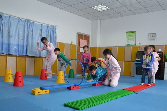 孤独症孩子在干预过程中不同阶段出现的问题家人该如何解决