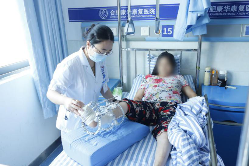 40年“马蹄足”苦不堪言，矫形手术让她启步新生活
